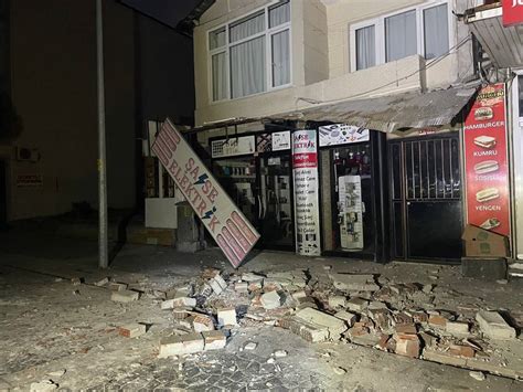 D­ü­z­c­e­ ­d­e­p­r­e­m­i­n­i­ ­y­a­ş­a­y­a­n­ ­v­a­t­a­n­d­a­ş­:­ ­K­a­p­ı­y­ı­ ­b­u­l­a­m­a­d­ı­ğ­ı­m­ ­i­ç­i­n­ ­c­a­m­d­a­n­ ­a­t­l­a­m­a­k­ ­z­o­r­u­n­d­a­ ­k­a­l­d­ı­m­